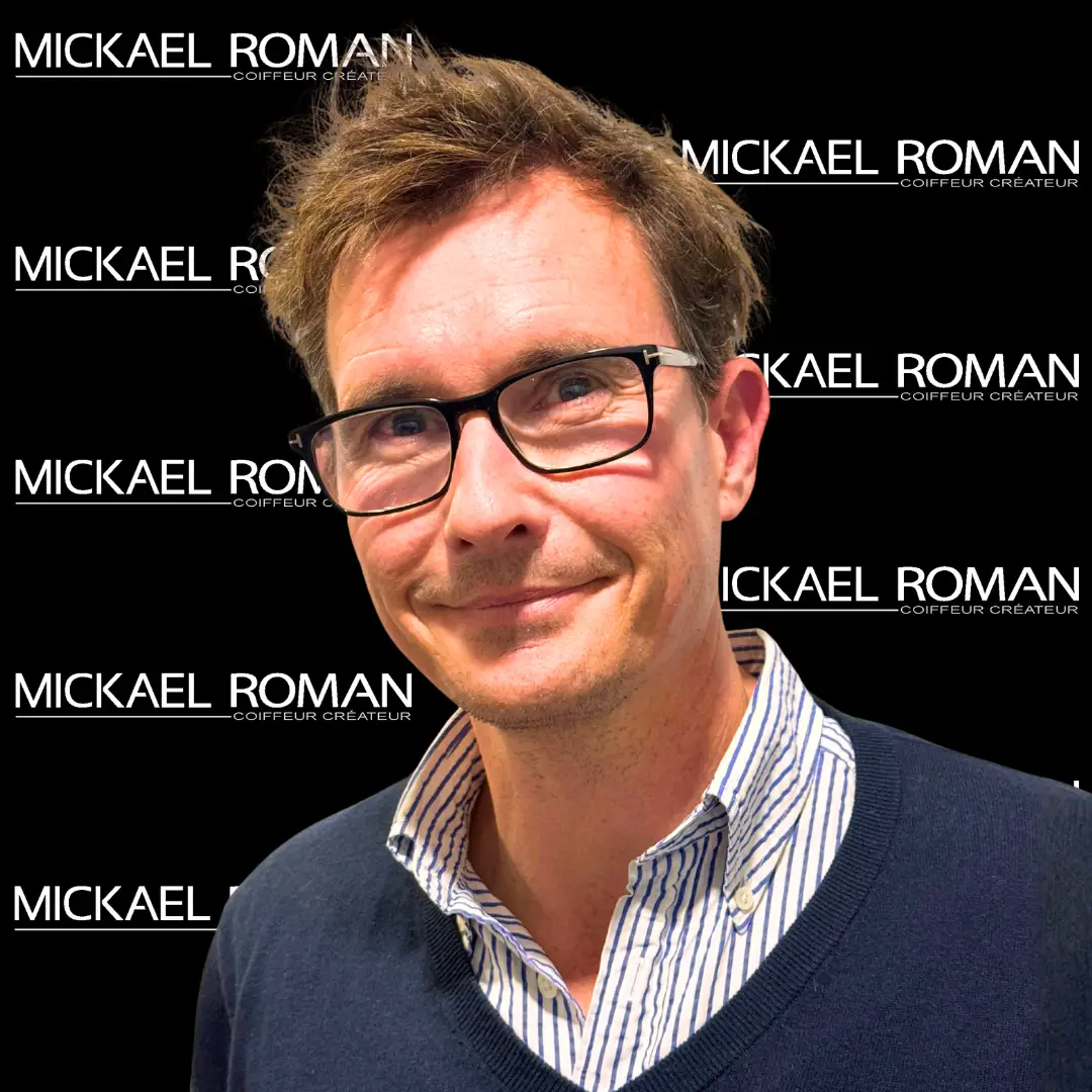 Edouard, coiffeur visagiste au Salon Mickael Roman à Vayres